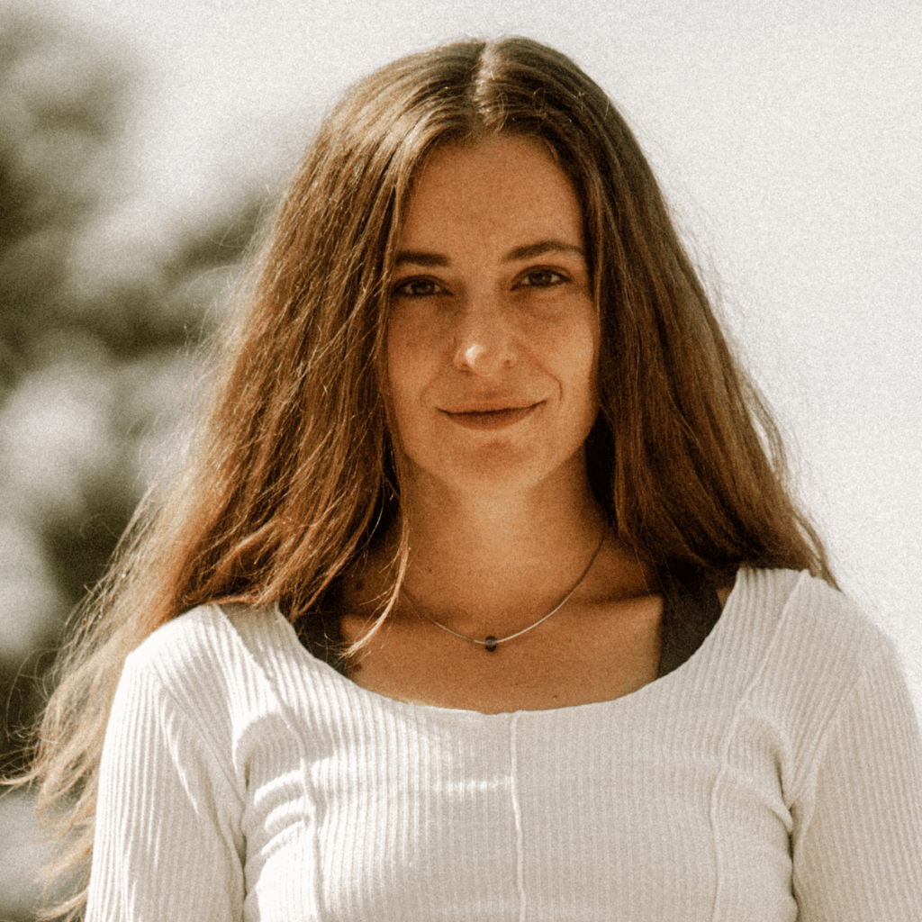 Laura Prahl Animal Flow Instructor Germany