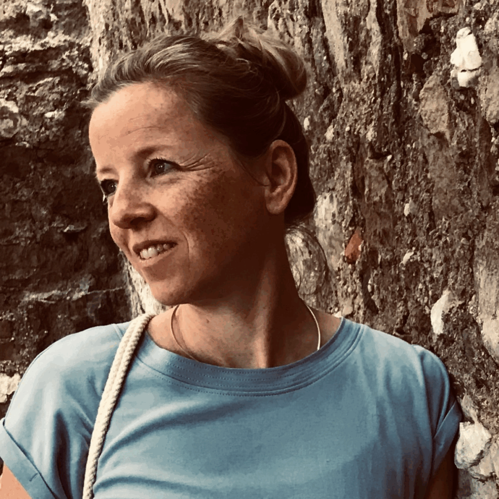 Mari Stehr Animal Flow Instructor Germany